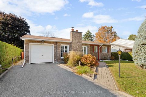 Photo 1 at 12 Wynford Avenue, Nepean (Craig Henry/Woodvale), Ottawa