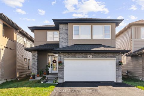 Photo 1 at 267 Sceptre Way, Emerald Meadows/Trailwest, Kanata