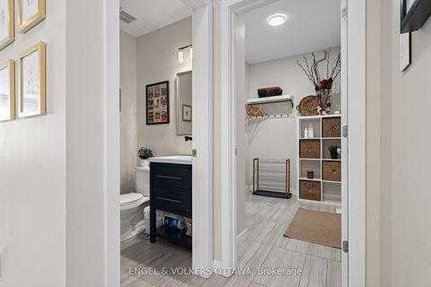 Photo 4 at 267 Sceptre Way, Emerald Meadows/Trailwest, Kanata