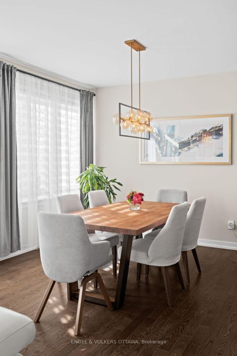 Photo 10 at 267 Sceptre Way, Emerald Meadows/Trailwest, Kanata