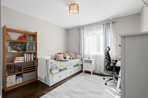 Photo 31 at 267 Sceptre Way, Emerald Meadows/Trailwest, Kanata