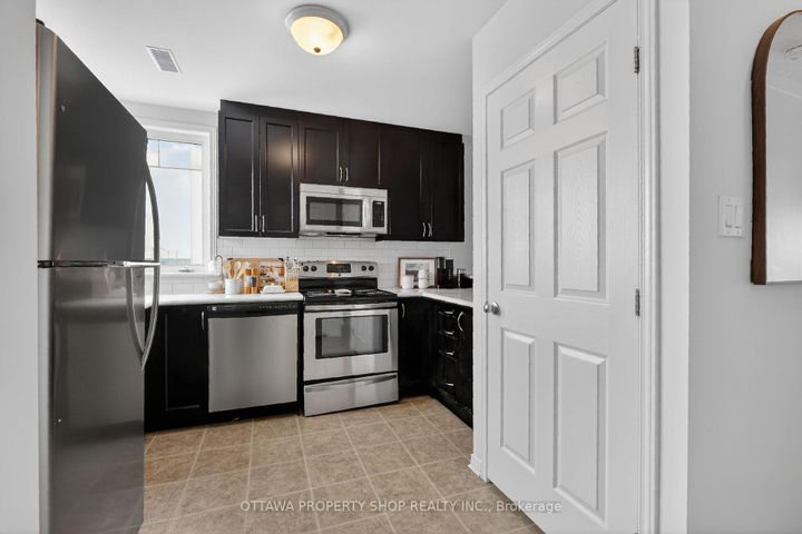 Photo 3 at 3385 Cambrian Road, Nepean (Stonebridge), Ottawa