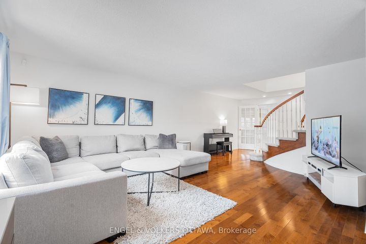 Photo 8 at 29 Valley Ridge Street, Nepean (Borden Farm/Stewart Farm/Carleton Heights/Parkwood Hills), Ottawa