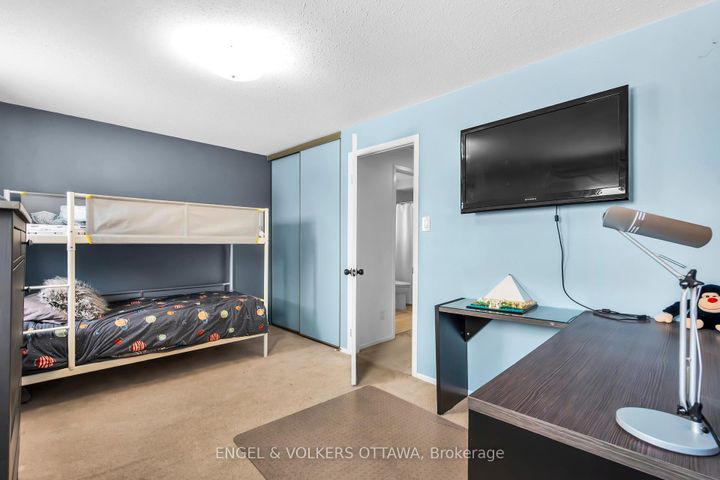 Photo 35 at 29 Valley Ridge Street, Nepean (Borden Farm/Stewart Farm/Carleton Heights/Parkwood Hills), Ottawa