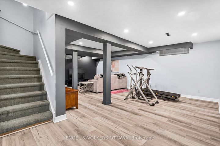 Photo 37 at 29 Valley Ridge Street, Nepean (Borden Farm/Stewart Farm/Carleton Heights/Parkwood Hills), Ottawa