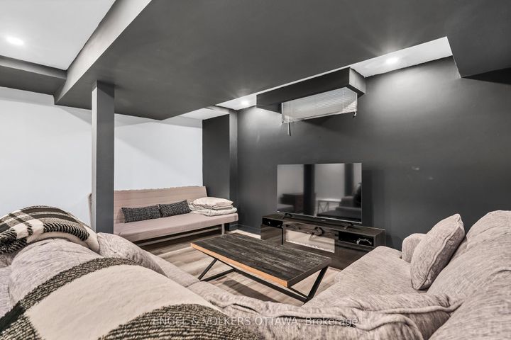 Photo 39 at 29 Valley Ridge Street, Nepean (Borden Farm/Stewart Farm/Carleton Heights/Parkwood Hills), Ottawa