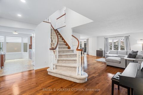 Photo 5 at 29 Valley Ridge Street, Nepean (Borden Farm/Stewart Farm/Carleton Heights/Parkwood Hills), Ottawa