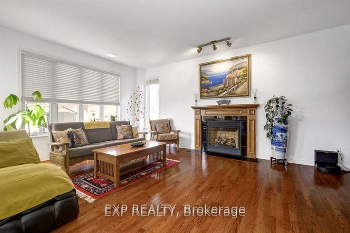 Photo 5 at 122 Rodeo Drive, Nepean (Longfields), Ottawa