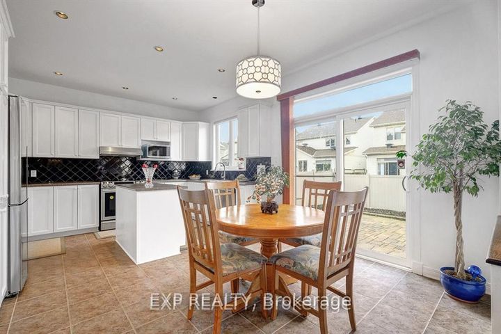 Photo 8 at 122 Rodeo Drive, Nepean (Longfields), Ottawa