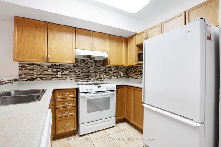 Photo 18 at 115 Tall Pines Private, Nepean (Leslie Park), Ottawa