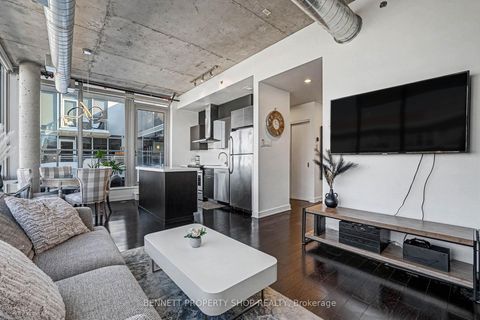 Photo 2 at 811 - 360 McLeod Street, Ottawa Centre