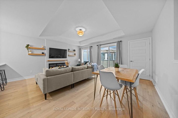 Photo 3 at 705 Chromite Private, Nepean (Heritage Park), Ottawa