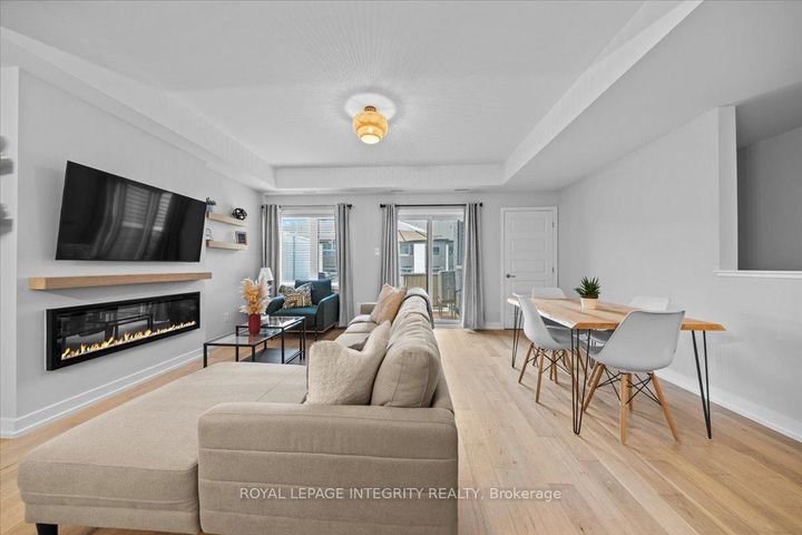 Photo 7 at 705 Chromite Private, Nepean (Heritage Park), Ottawa