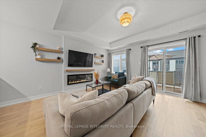 Photo 8 at 705 Chromite Private, Nepean (Heritage Park), Ottawa