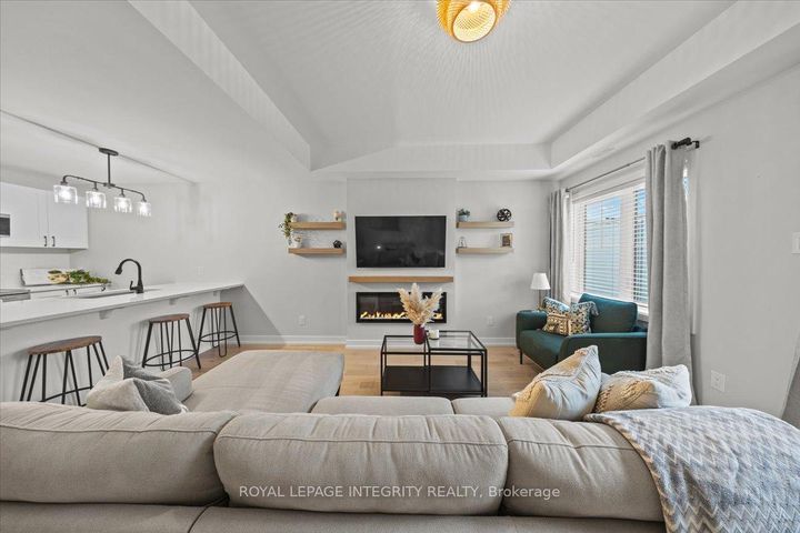 Photo 15 at 705 Chromite Private, Nepean (Heritage Park), Ottawa