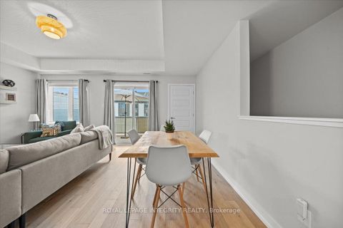 Photo 4 at 705 Chromite Private, Nepean (Heritage Park), Ottawa