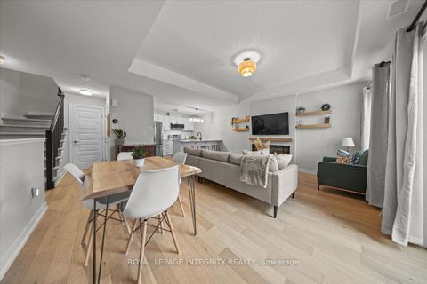 Photo 5 at 705 Chromite Private, Nepean (Heritage Park), Ottawa