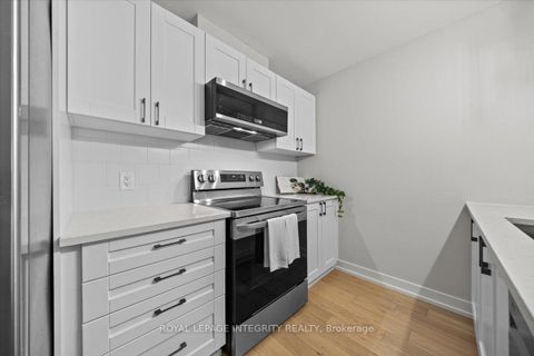 Photo 12 at 705 Chromite Private, Nepean (Heritage Park), Ottawa