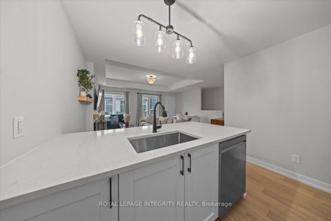 Photo 13 at 705 Chromite Private, Nepean (Heritage Park), Ottawa