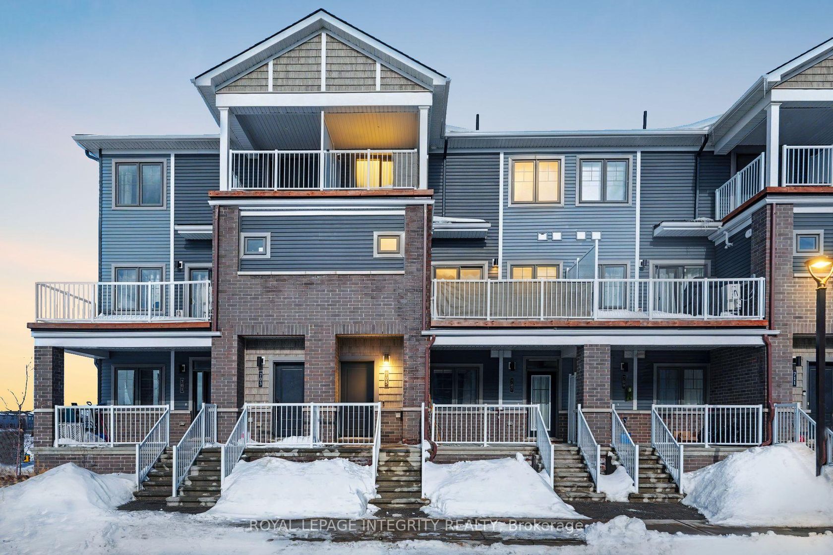 705 Chromite Private, Nepean (Heritage Park), Ottawa 