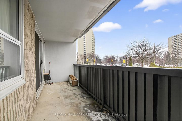 Photo 11 at 109 - 1380 Prince Of Wales Drive, Nepean (Carleton Square), Ottawa