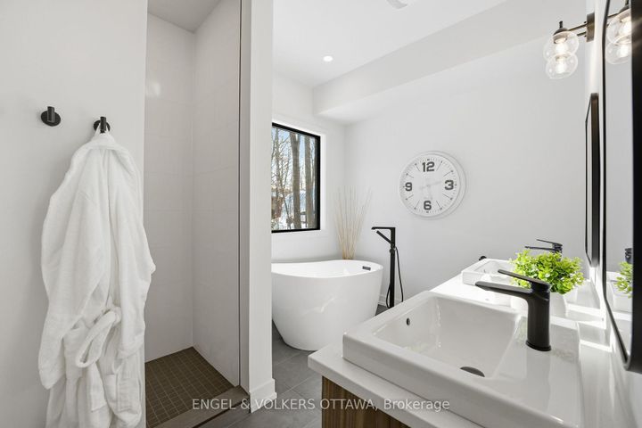 Photo 19 at 557 Bayview Drive, Constance Bay