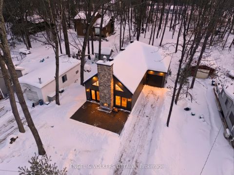 Photo 1 at 557 Bayview Drive, Constance Bay