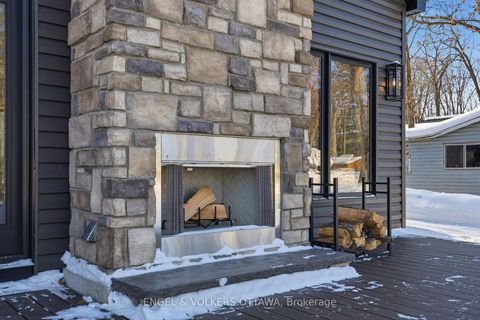 Photo 2 at 557 Bayview Drive, Constance Bay