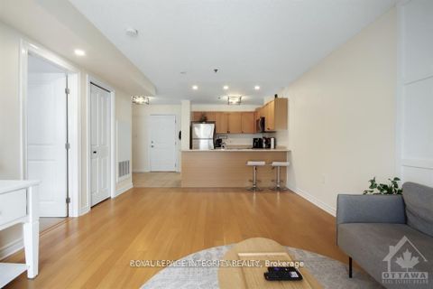 Photo 10 at 303 - 151 Potts Private, Notting Hill/Summerside, Orleans