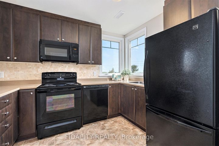 Photo 10 at 3391 Cambrian Road, Nepean (Stonebridge), Ottawa