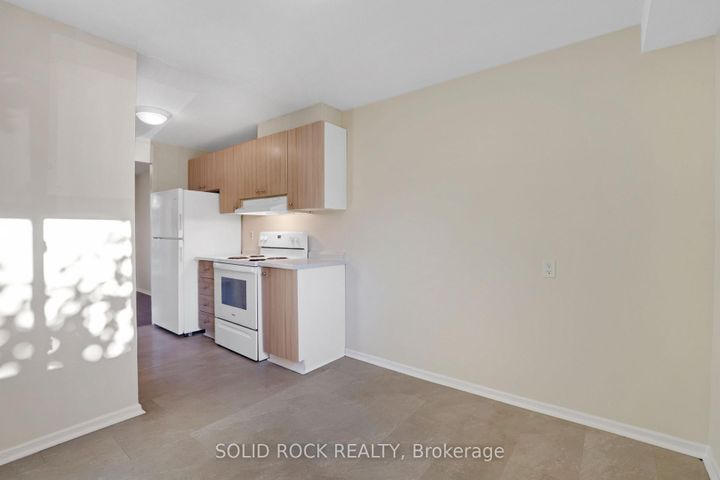 Photo 8 at 18 - 35 Thistledown Court, Nepean (Pheasant Run), Ottawa