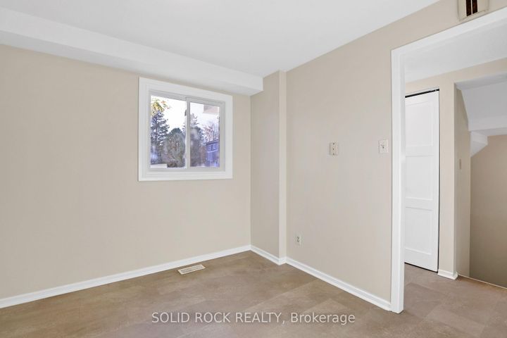 Photo 10 at 18 - 35 Thistledown Court, Nepean (Pheasant Run), Ottawa
