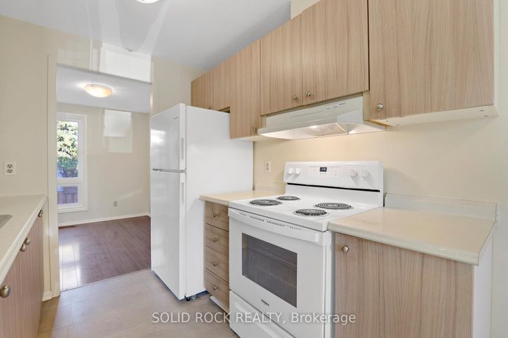 Photo 12 at 18 - 35 Thistledown Court, Nepean (Pheasant Run), Ottawa