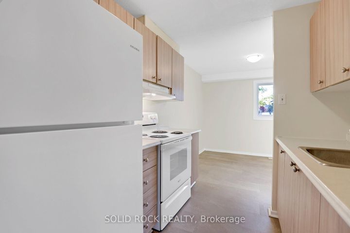 Photo 14 at 18 - 35 Thistledown Court, Nepean (Pheasant Run), Ottawa
