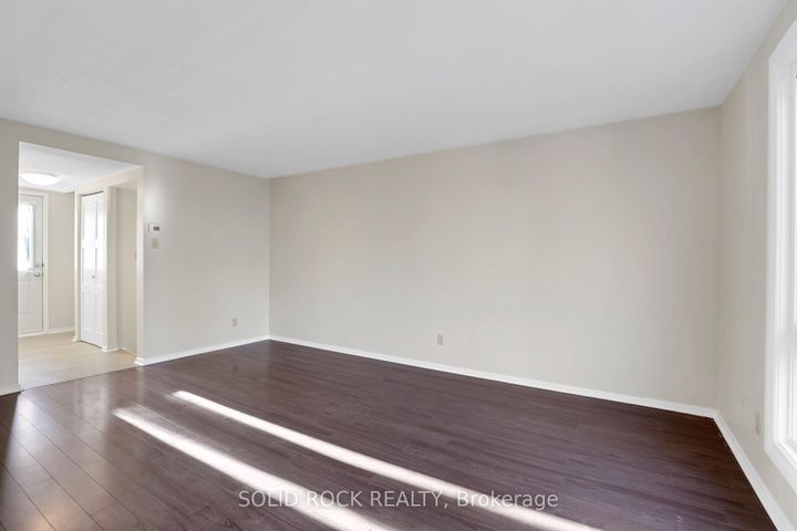 Photo 18 at 18 - 35 Thistledown Court, Nepean (Pheasant Run), Ottawa