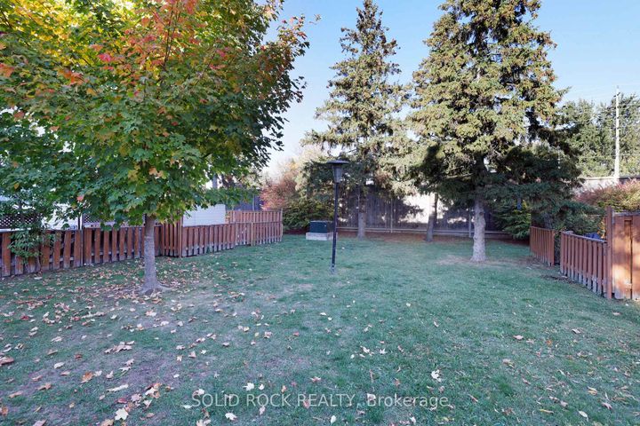 Photo 32 at 18 - 35 Thistledown Court, Nepean (Pheasant Run), Ottawa