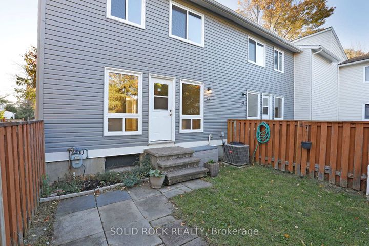 Photo 33 at 18 - 35 Thistledown Court, Nepean (Pheasant Run), Ottawa