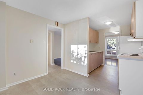 Photo 9 at 18 - 35 Thistledown Court, Nepean (Pheasant Run), Ottawa