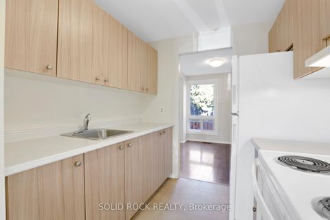 Photo 11 at 18 - 35 Thistledown Court, Nepean (Pheasant Run), Ottawa