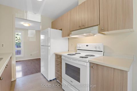 Photo 12 at 18 - 35 Thistledown Court, Nepean (Pheasant Run), Ottawa