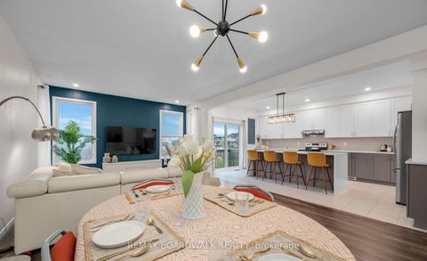 Photo 8 at 302 Haliburton Heights, Emerald Meadows/Trailwest, Kanata