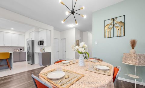 Photo 9 at 302 Haliburton Heights, Emerald Meadows/Trailwest, Kanata