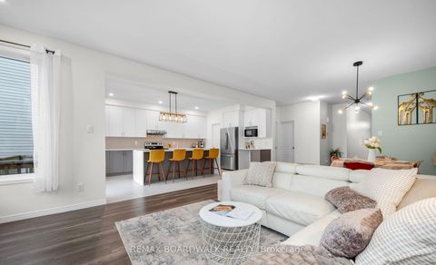 Photo 15 at 302 Haliburton Heights, Emerald Meadows/Trailwest, Kanata