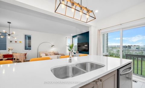 Photo 21 at 302 Haliburton Heights, Emerald Meadows/Trailwest, Kanata