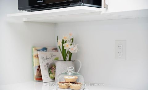 Photo 26 at 302 Haliburton Heights, Emerald Meadows/Trailwest, Kanata