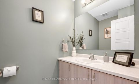 Photo 28 at 302 Haliburton Heights, Emerald Meadows/Trailwest, Kanata