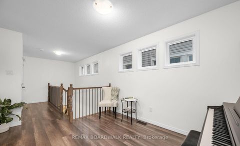 Photo 30 at 302 Haliburton Heights, Emerald Meadows/Trailwest, Kanata
