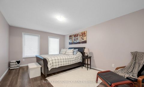 Photo 33 at 302 Haliburton Heights, Emerald Meadows/Trailwest, Kanata