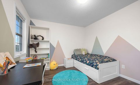 Photo 40 at 302 Haliburton Heights, Emerald Meadows/Trailwest, Kanata