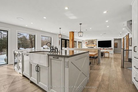 Photo 16 at 645 Canary Street, Navan, Orleans